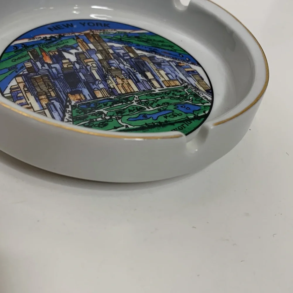 Ashtray | White NEW YORK View Of The World Glass State Memorabilia Smoking Tray